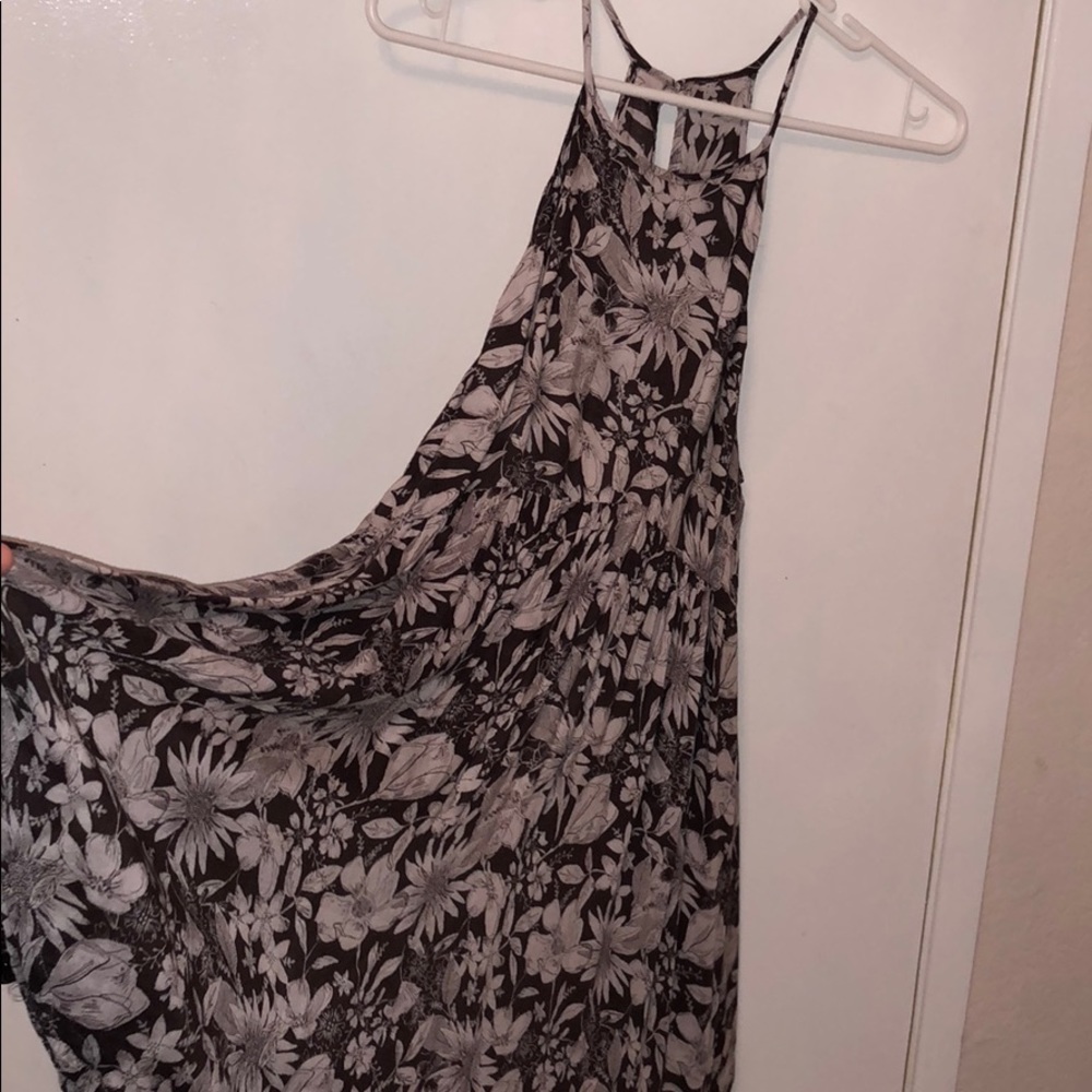 FLOWY URBAN OUTFITTERS DRESS